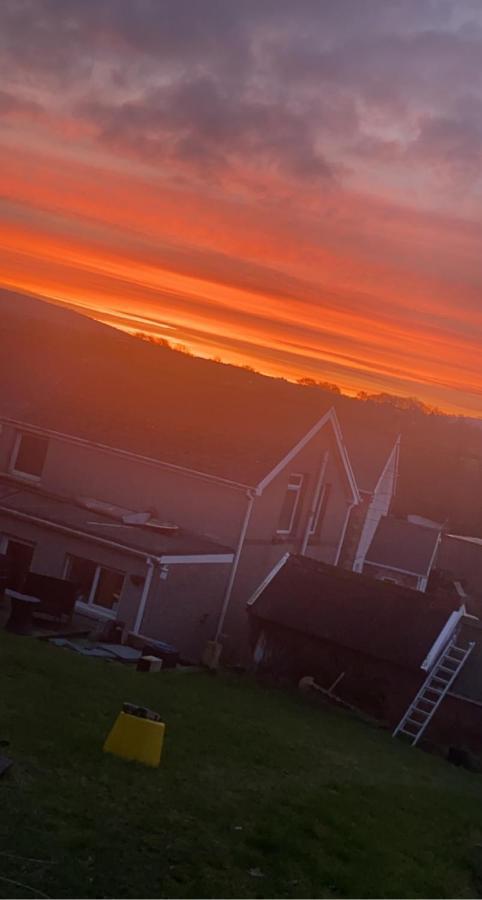 Clydach Cottages Llanelli Extérieur photo