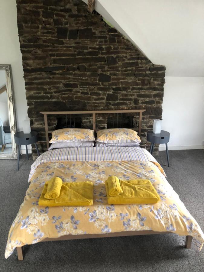 Clydach Cottages Llanelli Extérieur photo